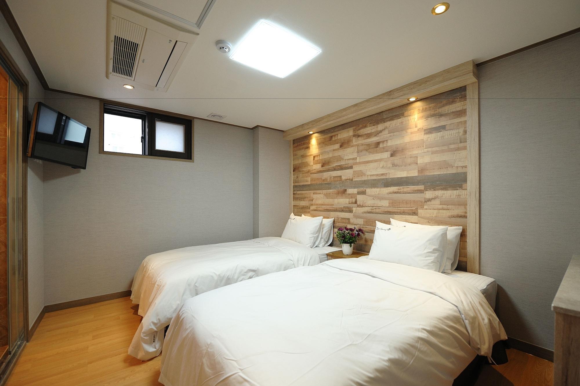 Daeyoung Myeongdong Hotel 3*