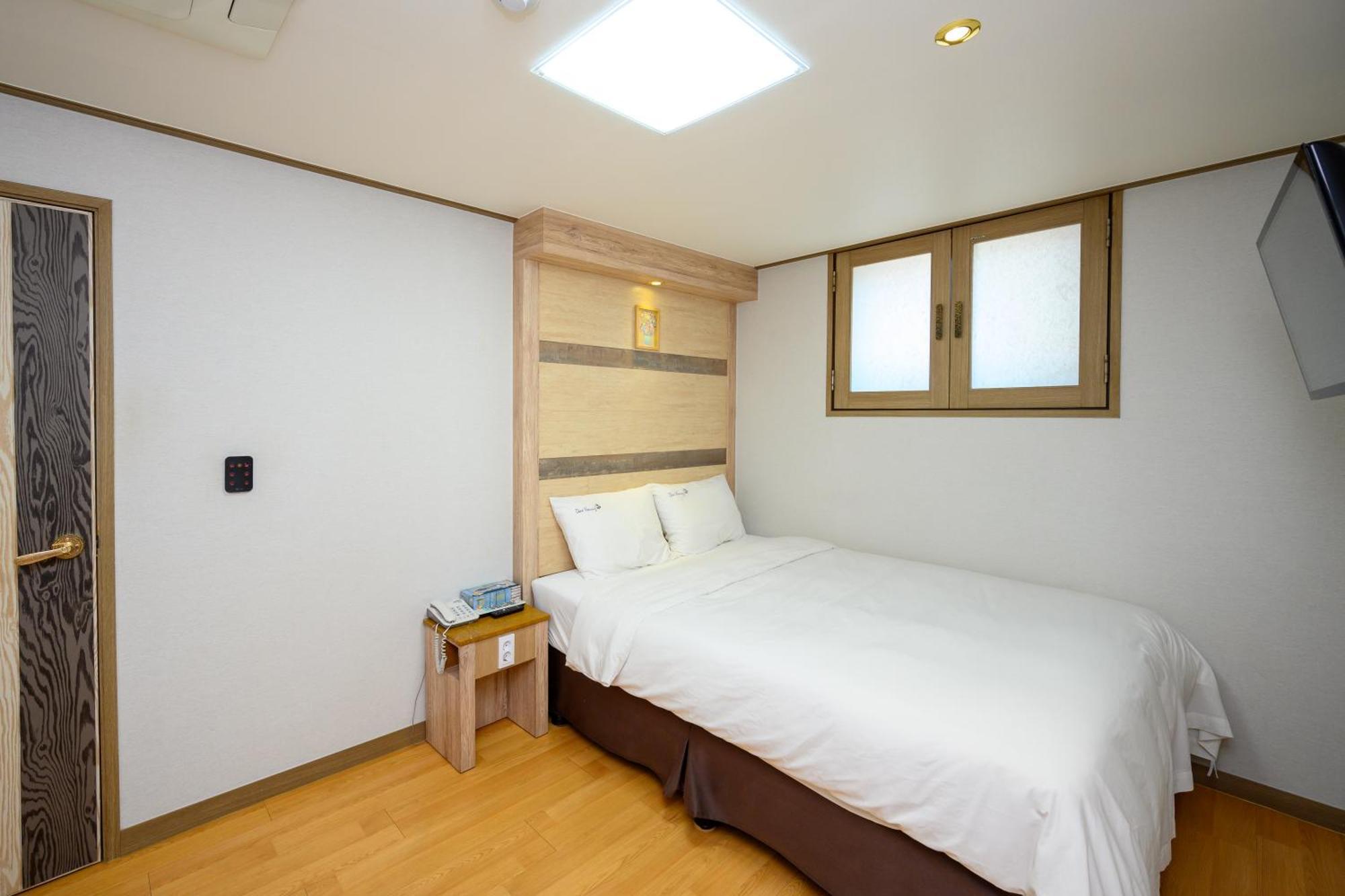 Daeyoung Myeongdong Hotel 3*